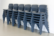 Postura+ stoelen gestapeld Tangara Groothandel voor de Kinderopvang Kinderdagverblijfinrichting52